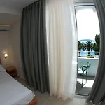 Hotell Ari 2 3*
