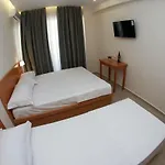 Ari 2 Hotell