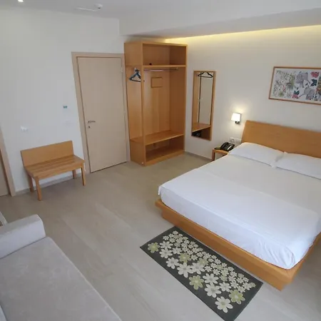 Ari 2 3* Sarandë