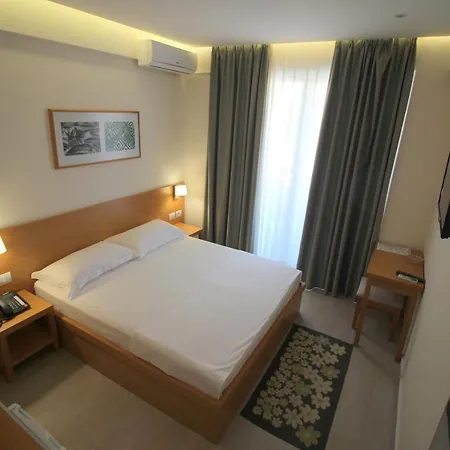 Hotel Ari 2 Sarande