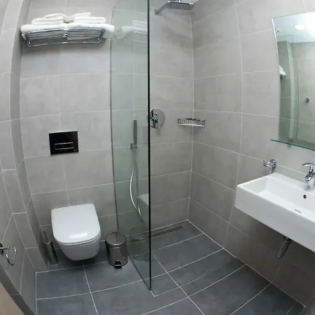 Ari 2 Sarandë