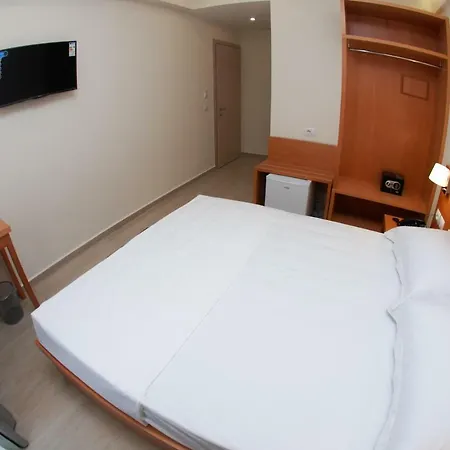 Ari 2 3* Σαράντα