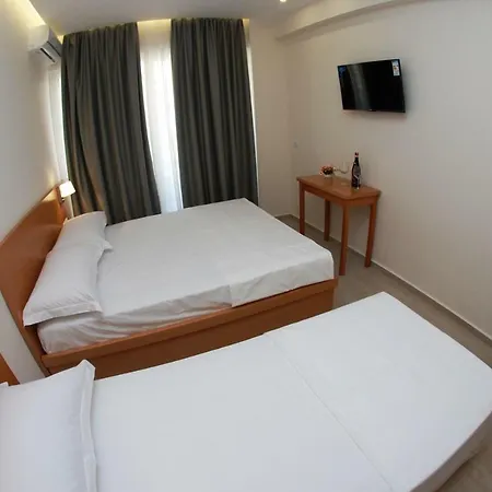 Ari 2 Hotel