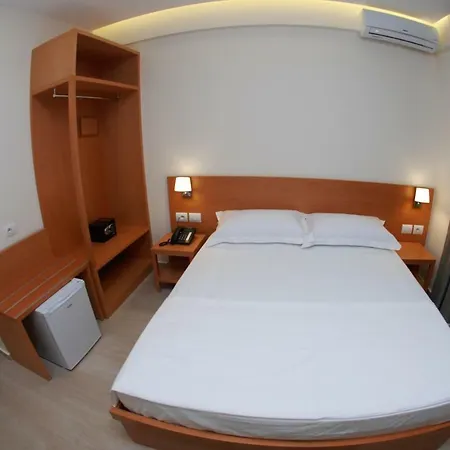 Ari 2 3* Sarande
