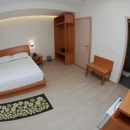 Hotel Ari 2 3*