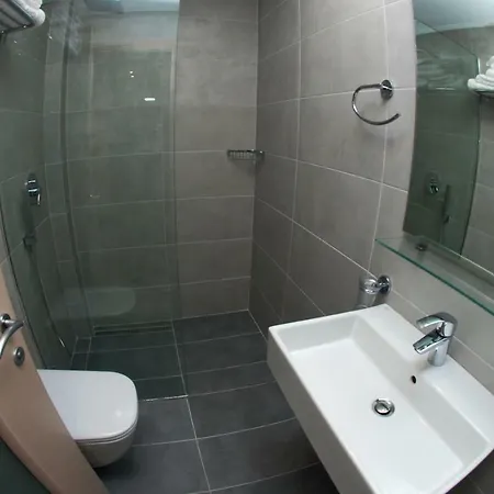 Ari 2 3* Σαράντα