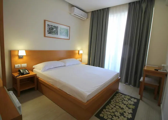 Ari 2 Hotel