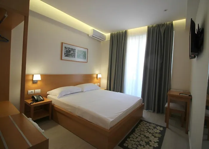 Hotel Ari 2 3*